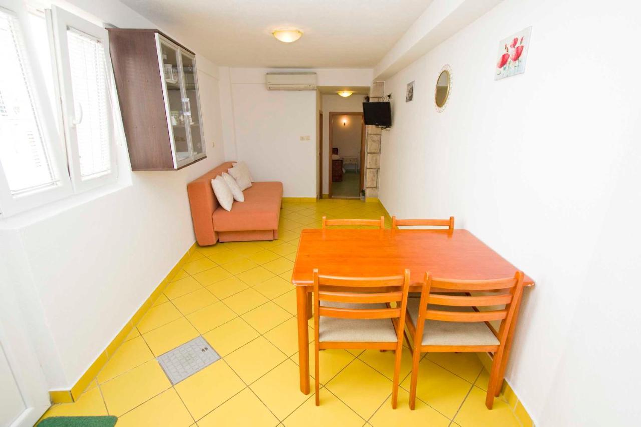 Apartments Srdjan มาคาร์สกา ภายนอก รูปภาพ